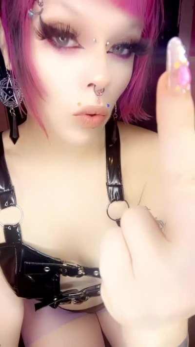 Check out my new jacuzzi tub cock rating! Experienced domme of over 5 years! Size queen who loves to do [rate]s Order a custom [vid] and watch my creativity flow. Now offering tasks! [Dom] but [fet] friendly! See for yourself why I have so many good revie