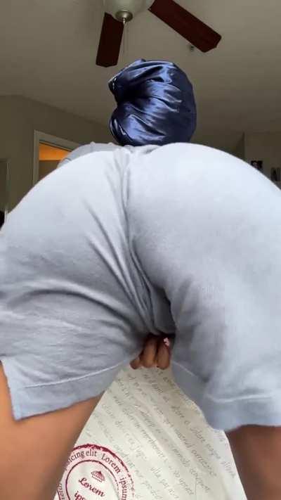 Her ass just gobbled up her…😳😍🥵