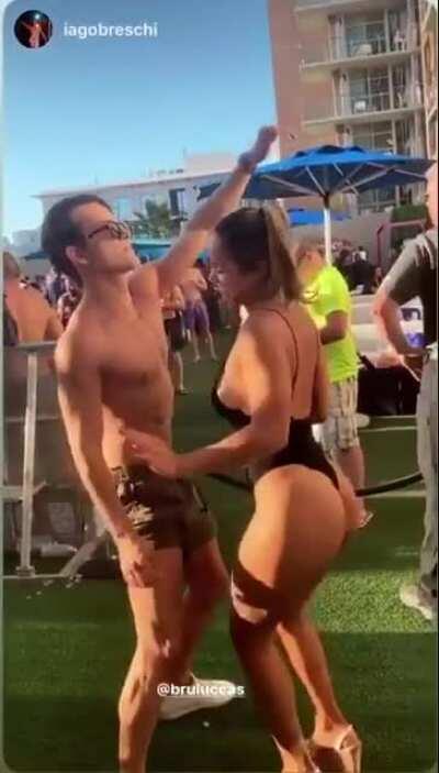 Need more of her shaking her ass