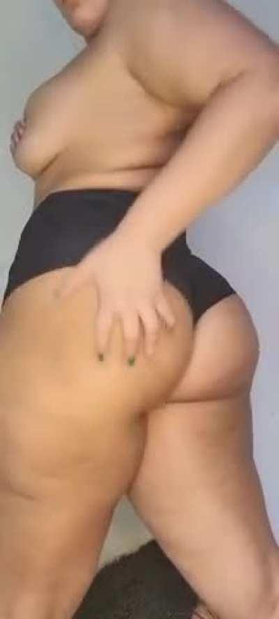 Where are my MILF ass lovers? 🍑