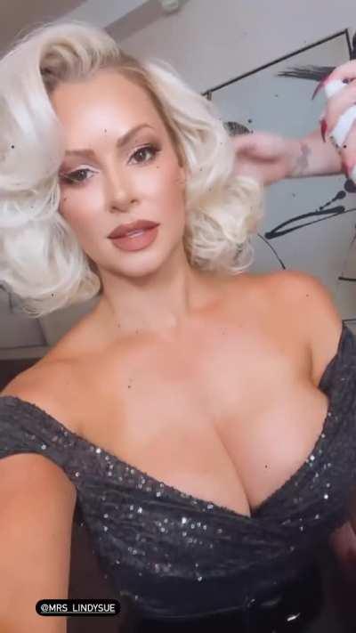 Maryse’s huge tits