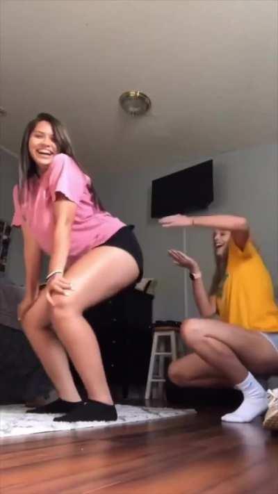 Stephanie Alvarado Thicc Twerking
