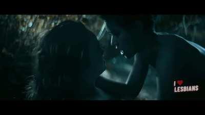 Jasmin Savoy Brown & Liv Hewson (