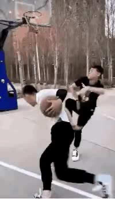 The perfect combination of Kung Fu and basketball