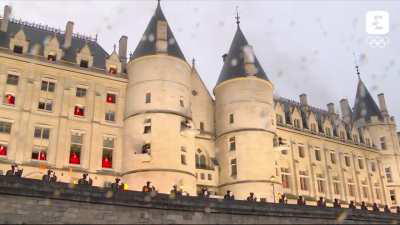 REPOST. Yes, I know, BUUUUUUUT I have fixed the (low) volume of the original video. It seems the TV director was afraid Gojira was too metal for everyone.