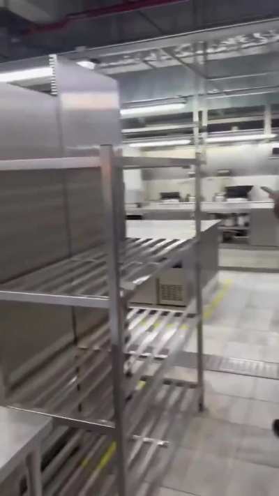 开了30年的海鲜酒楼因无法承担高昂的房租而倒闭