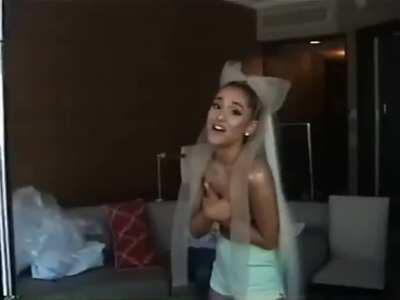 Ariana grande showing it all off