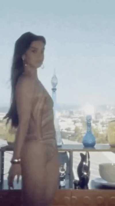 She loves showing off her ass