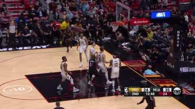 [Highlight] Tyler Herro appreciates the free path to the hoop and dunks.