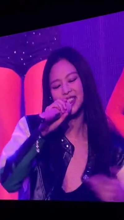 She's spreading it for everyone 👀