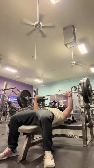 Finally hit 245lb for a 1RM. Ego lift or decent enough form?