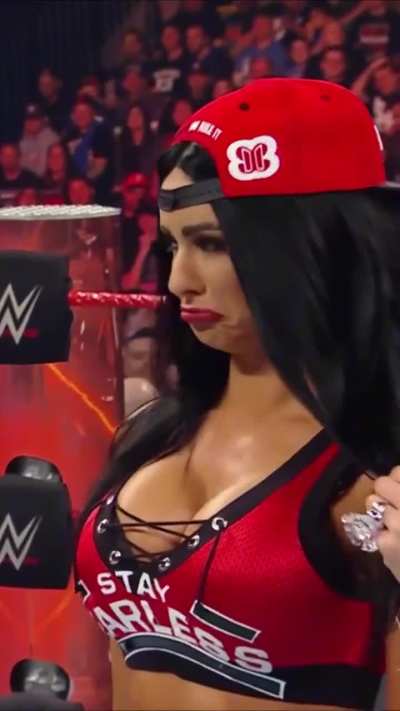 Maryse in a Nikki Bella attire on Raw 😧