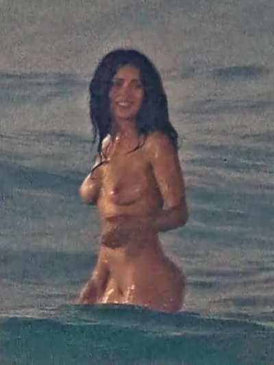 Salma Hayek in Ask The Dust