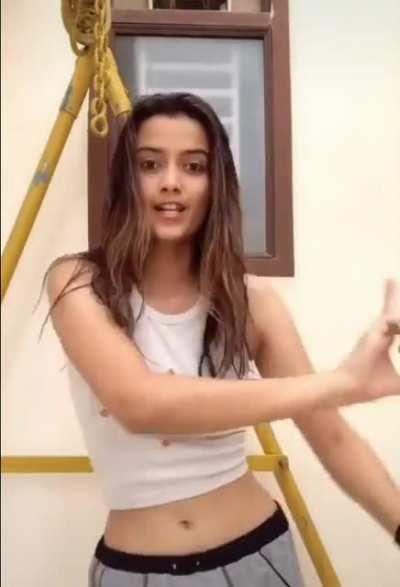 A true hot girl😍