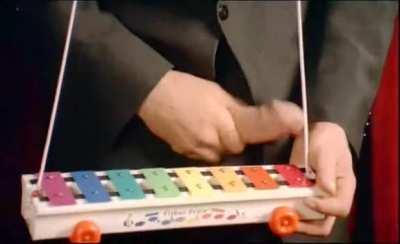 Metallophone cock player ( ͡° ͜ʖ ͡°)