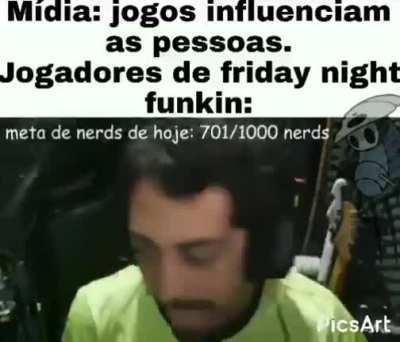 A prova q o Lucas e um genio, ele fez essas imitações antes do jogo ficar famoso