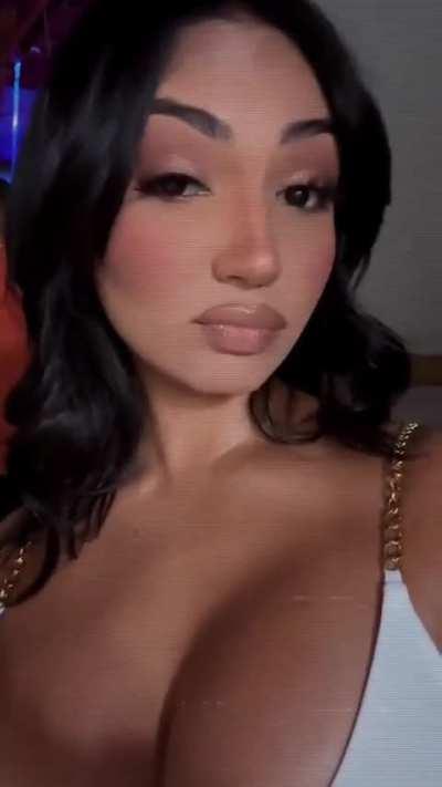 Got a couple of ig lives here’s one from one of the runway shows 