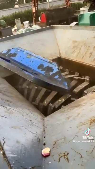 Satisfying Metal shredder
