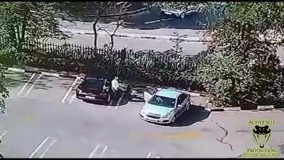 Armed Victim Takes Way Too Long To Respond