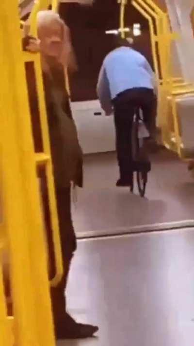 When the R211Ts enter service