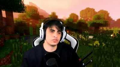 Eu não tinha o que fazer, então fiz o: OROCHI OUT OF CONTEXT