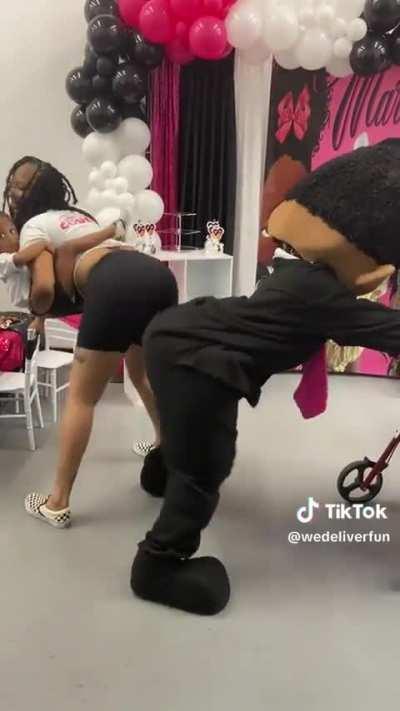 Mom gets into twerk off with twerking kids mascot at her daughters first birthday…