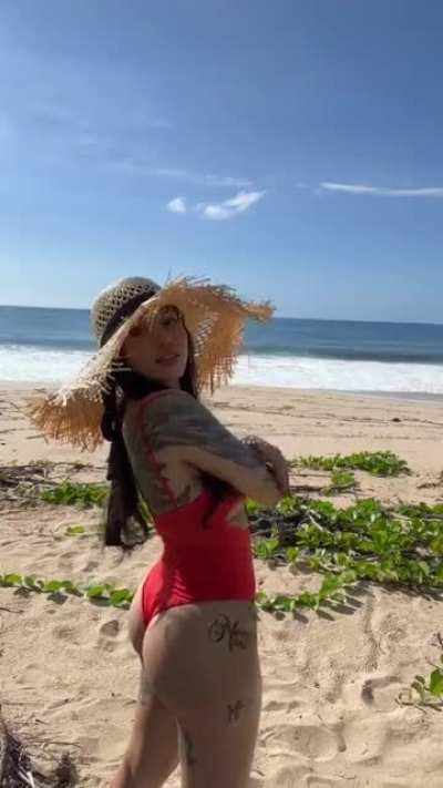 Bella Poarch beach TikTok