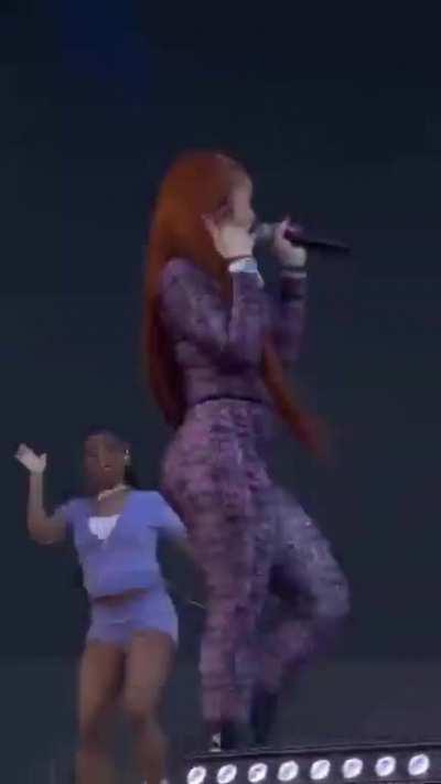 ICE SPICE Dances To Princess Diana At Rolling Loud 😅 #short #icespice