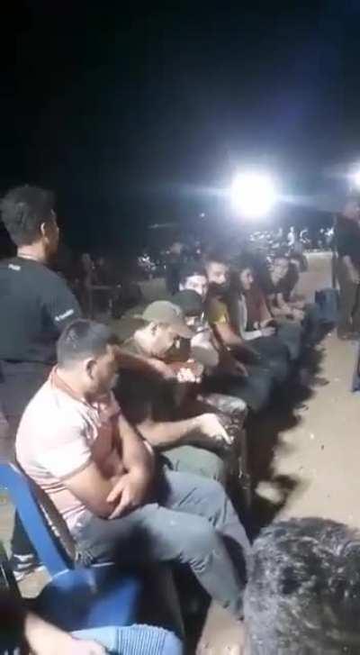 Who needs two hands?