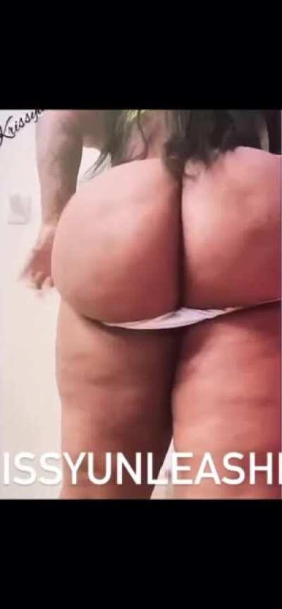 Fuck krissy🤤
