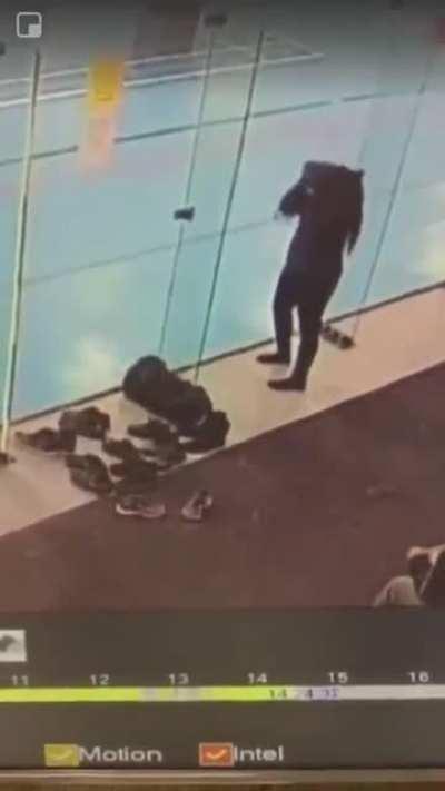 Finally she go through the gate