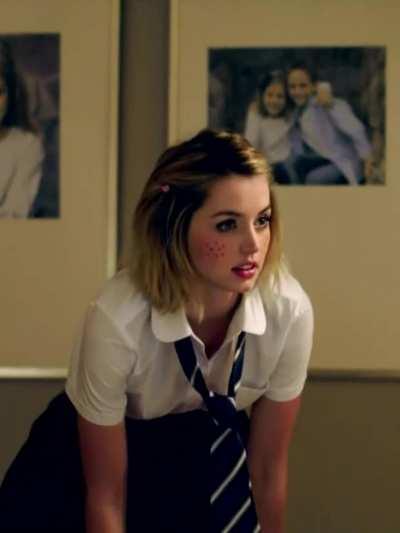 Ana de Armas slipping off her pretty pink panties
