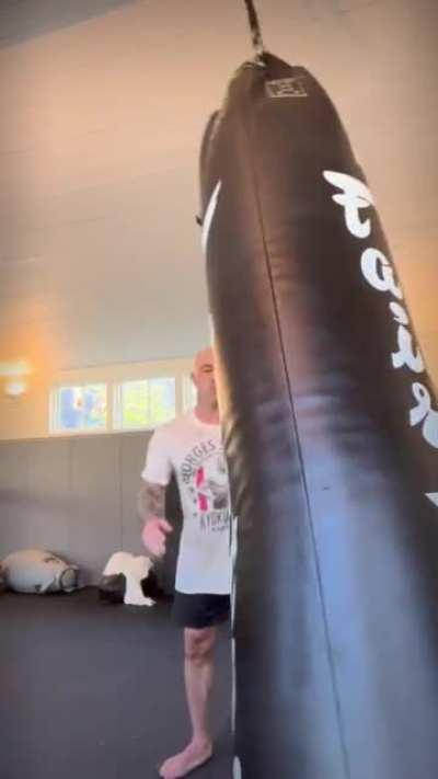 Powerful Joe Rogan looking healthy and savage.