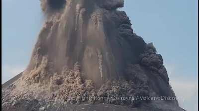 Real-time volcano eruption