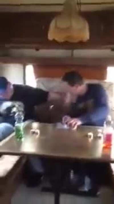 У многих сейчас обеденный перерыв. Как насчёт немножко сюрстрёминга?