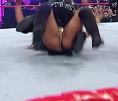 Mickie with that jiggle