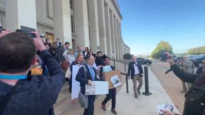 Nearly all members of Pentagon Press Corps handed over their badges and walked out today, in protest to Hegseth's directive to criminalize 'national security' reporting