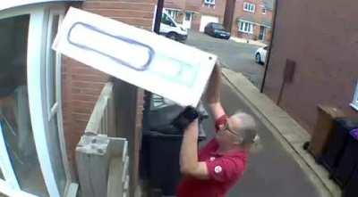 Delivery company tosses PS5 and fan over the gate without trying the bell