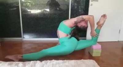 Backbend splits are such an obsession lately 💖