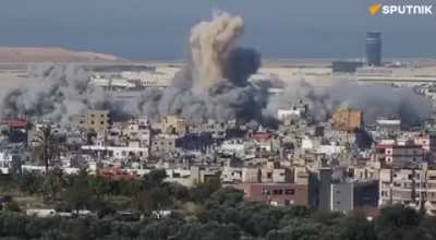 IDF Airstrike in Dahieh near a departing plane