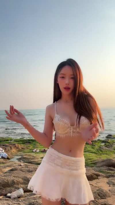 Awesome Thai girl 🤩