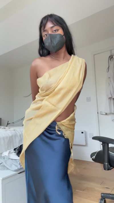 Half, saree without blouse 😜✌🏾