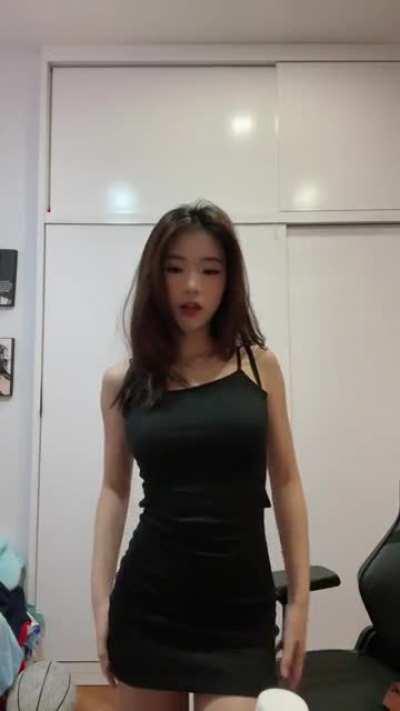 Tight dress 🤓🥰