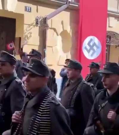 🤩 The Boys Are Back in Town 🤩