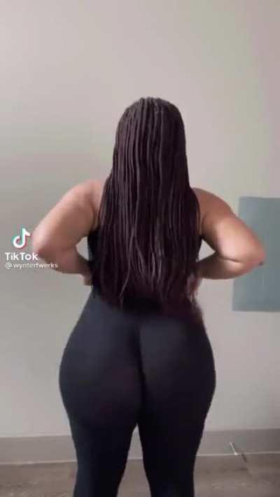 Thick ass hoe clapping 🍑👏🏼💦