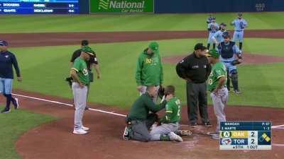 [Highlight] [TOR-OAK] Manoah clips Harrison up high, then hits Marte on the helmet on the next pitch