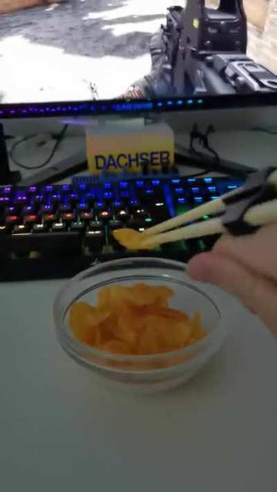 Eating chips while gaming the right way