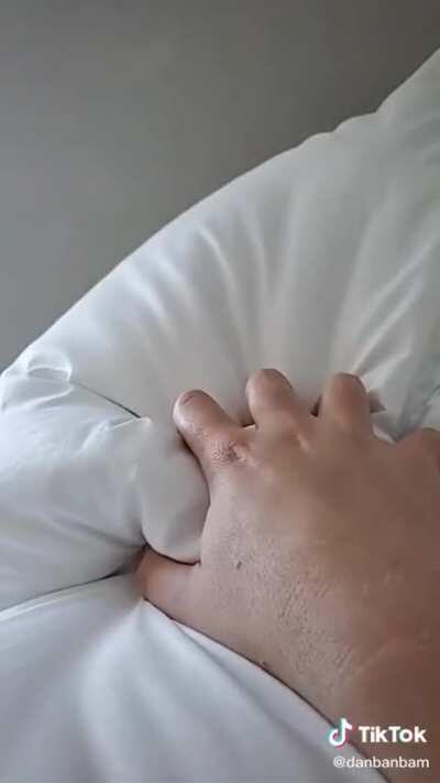 Just chilling watching posts in Reddit