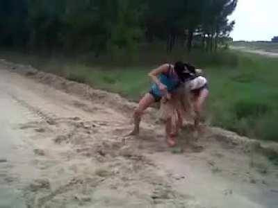 “Sandy scrap”; Britney connected on them shits 🦵