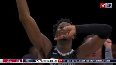 [Highlight] Ja Morant throws down the alleyoop, Grizz broadcast crew calls game